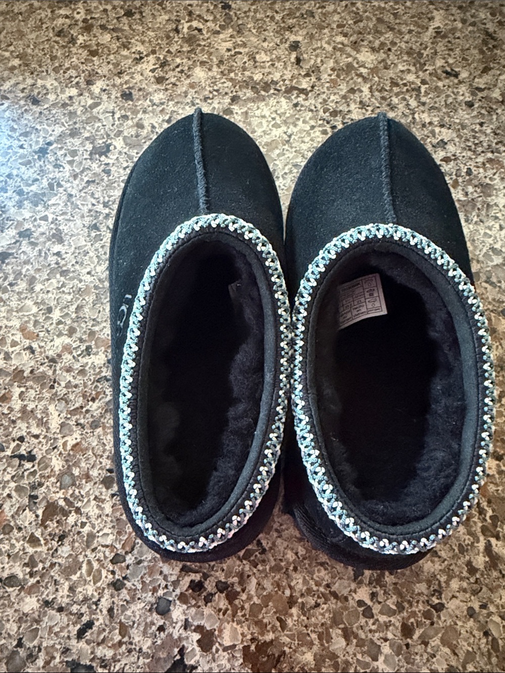 BRAND NEW :UGG Kids Black Tasmin